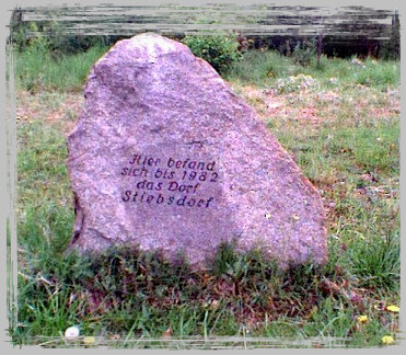 Gedenkstein fr Stiebsdorf im Schlopark